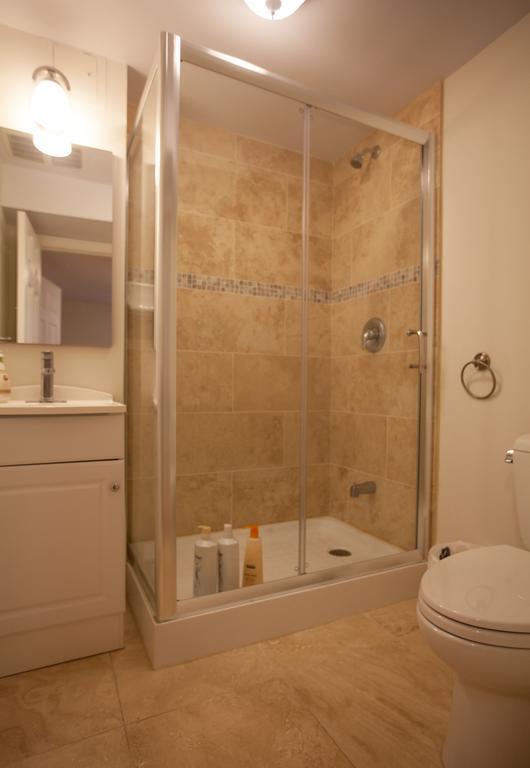 多伦多邓肯公园民宿 Toronto Duncan Park Guesthouse Buitenkant foto